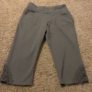 D&CO Olive Capri Pant w/ Floral Lace Cutout Hem
